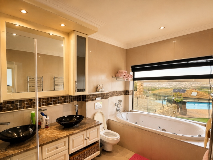 6 Bedroom Property for Sale in Monte Christo Western Cape